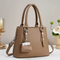 Sac à main classique marron en cuir grainé avec poignées et bandoulière amovible - Khaki