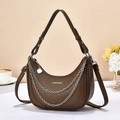 Braune Hobo-Bag aus Leder mit Silberkette und verstellbarem Schultergurt für Damen - Braun