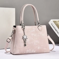 Pink marbled tote bag with floral pendant and adjustable shoulder strap for women - Pink