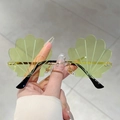 Gafas de sol sin montura con forma de concha verde y montura de metal dorado de moda - Montura Dorada Verde