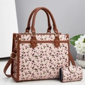 Sac fourre-tout beige à imprimé cerise avec anses en cuir brun et petit portefeuille - Abricot