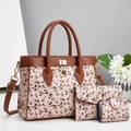 Set borse beige a tre pezzi con stampa a bacche, finiture in pelle e dettagli oro - Albicocca