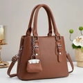 Elegante borsa tote marrone motivo litchi con manici e fibbia argentata - Giallo Terra