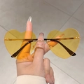 Trendige herzförmige randlose Sonnenbrille mit orangefarbenem Verlauf und Goldsteg - Gelb
