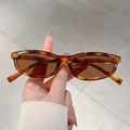 Gafas de sol ovales en carey ámbar con lentes marrón oscuro para un estilo retro chic - Montura de Carey Lente Té