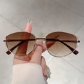 Modische Übergroße Goldene Metall-Sonnenbrille mit braunen Verlaufsgläsern für Damen - Gold-Braun Rahmen mit Verlaufsbraunen Gläsern und Braunen Bügelenden
