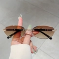 Frameless oval sunglasses with gradient brown lenses and golden metal temples - Gold Frame Gradient Tea Lens