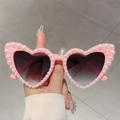 Occhiali da sole rosa a cuore con decorazioni di perle e lenti sfumate - Cornice Rosa Grigio Sfumato