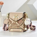 Borsa a tracolla vintage in jacquard con chiusura a cigno dorata e perla chic - Cachi