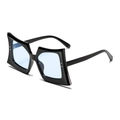 Übergroße schwarze Schmetterlings-Sonnenbrille mit blauen Gläsern und Silbernieten - Schwarzer Rahmen Blaue Gläser