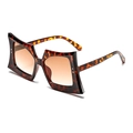 Oversized butterfly tortoiseshell sunglasses with gradient brown lenses and hip-hop style - Leopard Frame Gradient Tea Lens