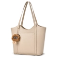 Minimalistische beige Leder-Tote-Bag mit braunem Löwenanhänger und langen Schulterriemen - Hellbeige