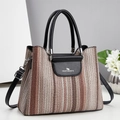 Gestreifte Webhandtasche mit schwarzen Ledergriffen und Umhängeriemen für Damen - Kaffeebraun