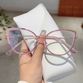 Occhiali cat-eye in metallo oro rosa con dettagli rosa e lenti anti-luce blu - Montatura Viola Oro
