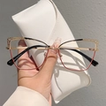 Occhiali cat-eye con montatura in metallo rosso e oro e custodia in pelle bianca - Montatura Oro Nero e Rosso