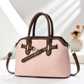 Elegante bolso rosa con textura de lichi asas marrones y correa de hombro ajustable - Rosa