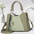 Elegante olivgrüne Umhängetasche aus Lychee-Leder und Webstoff mit Silberverzierung - Grün
