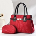Set borsa a mano vintage rossa e pochette con chiusura in metallo dorato e manici neri - Rosso Vino