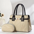 Set borse beige con texture a pieghe, manici marroni e dettagli in metallo dorato - Bianco Sporco