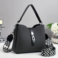 Sac seau tissé gris foncé avec finitions en cuir noir et bandoulière à motifs géométriques - Noir