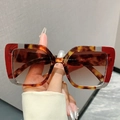 Handheld oversized tortoise shell and transparent red patchwork sunglasses with brown gradient lenses - Wine Red Grey Leopard Frame Gradient Tea Lens