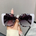 Fashionable oversized sunglasses with white and tortoiseshell composite frames - White Leopard Frame Double Grey Lens