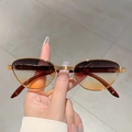 Retro oval sunglasses with thin gold metal frame and gradient brown lenses - Gold Frame Gradient Brown Lens Wood Grain Temples