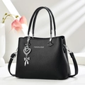 Grand sac fourre-tout noir avec pendentif cœur et lettrage fashion élégant - Noir