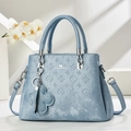 Sac à main en cuir bleu-gris avec motifs floraux gaufrés et bandoulière amovible - Bleu