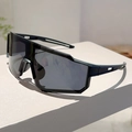 Gafas de sol deportivas negro mate con lentes oscuras grandes y patillas de diseño hueco - Montura Negra Lente Gris