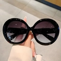 Occhiali da sole rotondi neri oversize con lenti sfumate viola da donna alla moda - Montatura Nera Grigio Sfumato