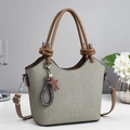 Sac seau plissé vert sauge élégant avec anses en cuir marron et breloque en forme d'étoile - Gris
