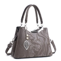 Borsa tote grigio scuro motivo marmo con ciondolo a foglia d'argento e perla - caffè