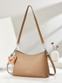 Braune Schultertasche aus PU-Leder mit Litschi-Maserung und Plüschbär-Anhänger - Khaki (Braun)