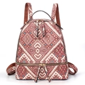 Zaino stile etnico con trama geometrica e spalline marroni su uno sfondo bianco - Rosso