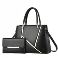 Borsa tote nera strutturata con portafoglio coordinato e finiture in metallo dorato - L30 A22 P12 / Nero