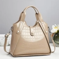 Elegante borsa a mano beige in vernice con motivo coccodrillo e tracolla regolabile - Cachi