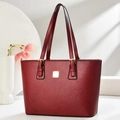 Elegante borsa tote bordeaux in pelle con dettagli dorati per ufficio e tempo libero - Borgogna