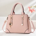 Pink large capacity handbag with woven texture and a clover pearl charm for women - Pink (Woven)