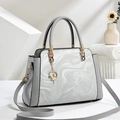 Sac à main gris clair motif marbre avec bandoulière et pendentif de ballerine doré - Argenté