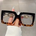 Occhiali quadrati oversize con montatura leopardata nera e stanghette a catena dorata - Montatura Bicolore Nero e Leopardo Lente Trasparente