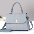Borsa a mano azzurra chic con fibbia in metallo T-G e tracolla regolabile per donna - Blu