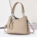 Sac à main élégant en cuir grainé beige avec poignées et bandoulière réglable - 25x19x12cm / Khaki Clair