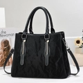 Borsa a mano nera plissettata da donna con tracolla rimovibile e dettagli in argento - Stile 2 / Nero