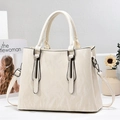 Elegante borsa a mano in pelle testurizzata bianco crema con doppia maniglia e tracolla - 30cm x 12cm x 23cm / Bianco Sporco
