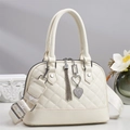 Sac à main crème matelassé avec large bandoulière et pendentif cœur en diamant - Blanc Cassé