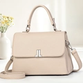 Sac à main élégant beige en cuir grainé pour femme avec boucle en L argentée et bandoulière - Kaki clair