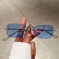 Lunettes de soleil rectangulaires sans monture avec verres bleus et branches en métal - Verres Bleus Accessoires Argent