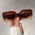 Occhiali da sole squadrati cat eye rétro con montatura ambra sfumata e lenti marroni - Montatura Tè Sfumato Lenti Tè Sfumato