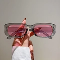 Occhiali da sole rettangolari vintage con montatura grigia e lenti rosa sfumate - Montatura Grigia Trasparente Lente Rosa